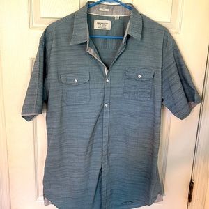 Gently worn men’s Paper Denim and Cloth shirt. Size XL Slim